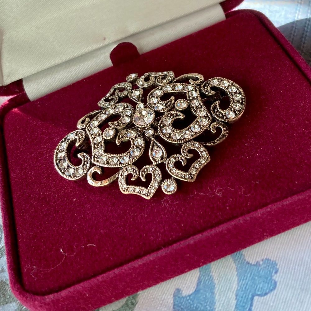 Vintage Jacqueline Bouvier Kennedy Rhinestone Filagree Brooch COA New
